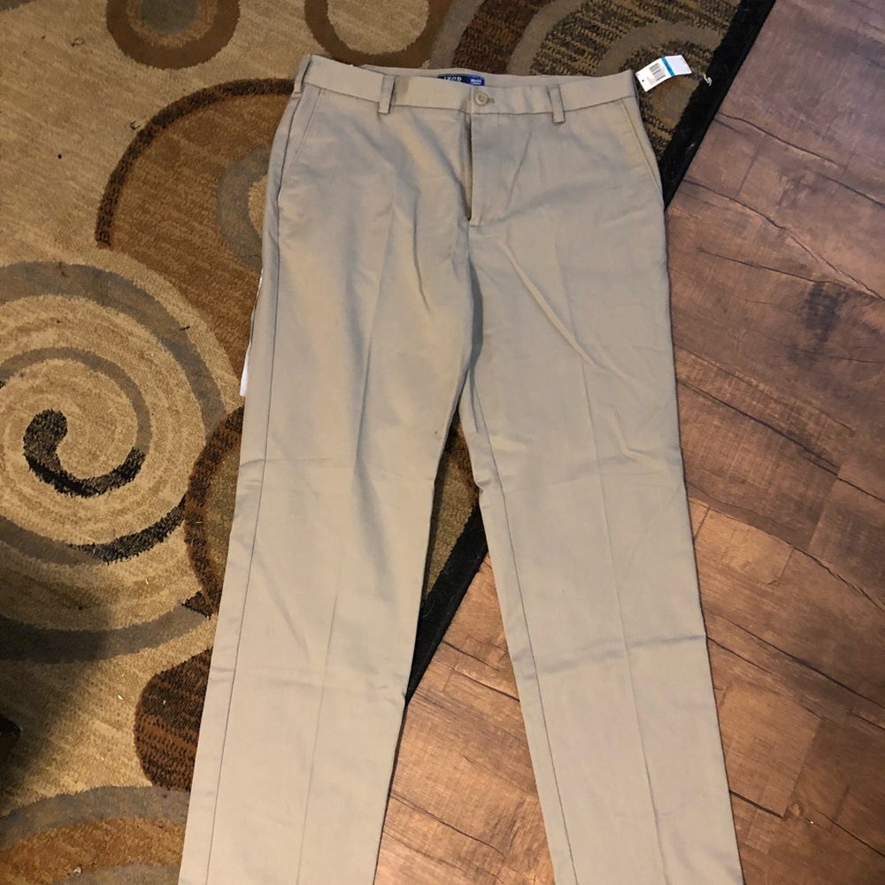 Izod Men’s Khakis new with tags
